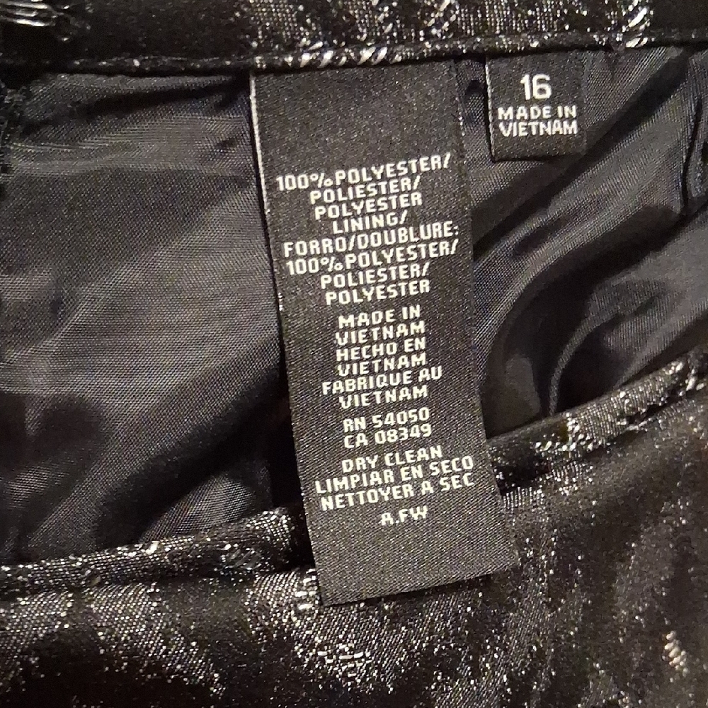 Le Suit Black and Silver Patterned Pencil Skirt - Picture 8 of 9